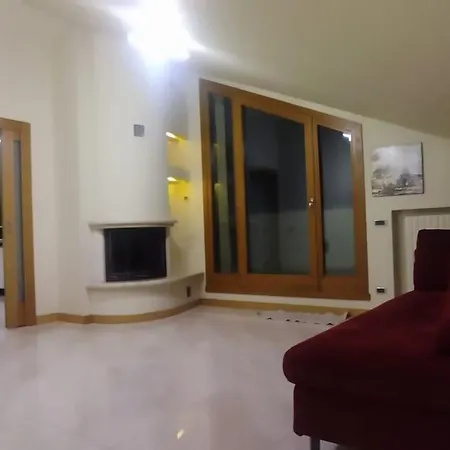 Apartment Mansarda In Vescovado Brusaporto